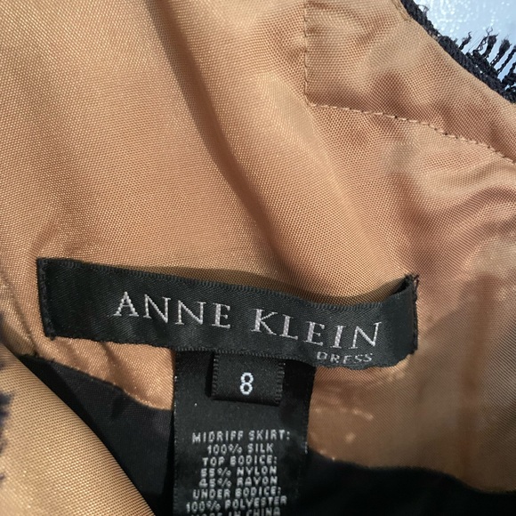 Anne Klein black lace & silk cocktail dress. US 8. - Picture 3 of 4